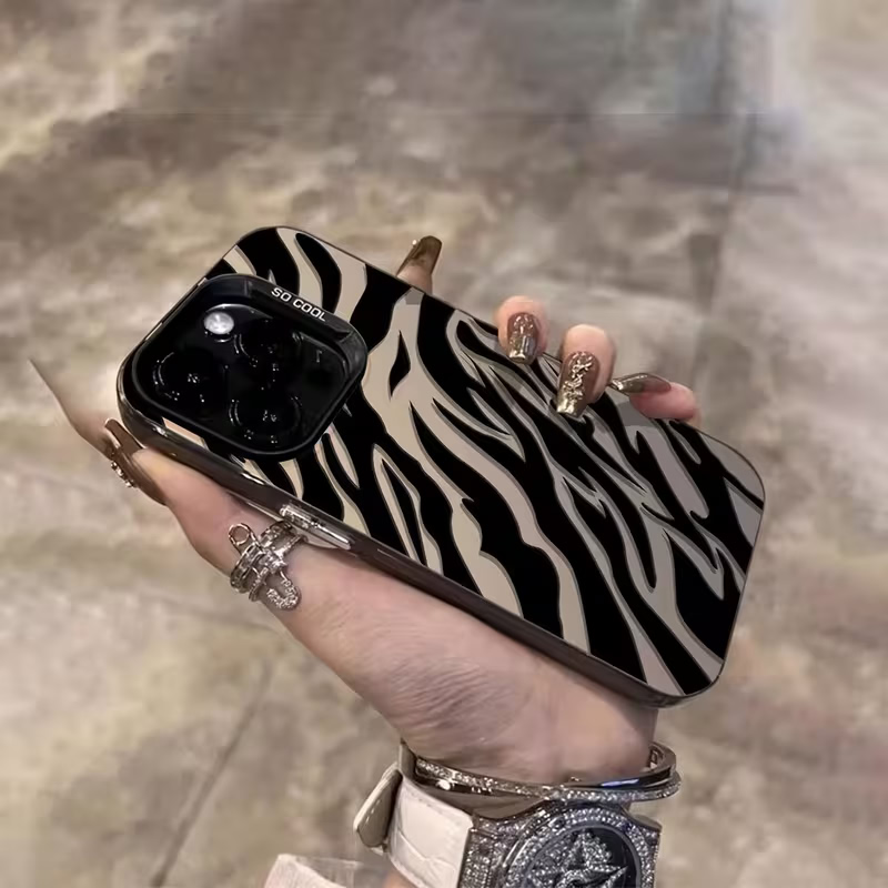 Zebra Pattern Black Advanced I - огляд і ціна Apple Iphone 15