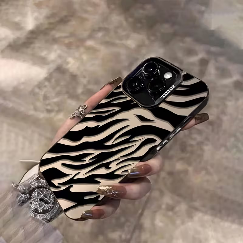 Zebra Pattern Black Advanced I - огляд і ціна Apple Iphone 15